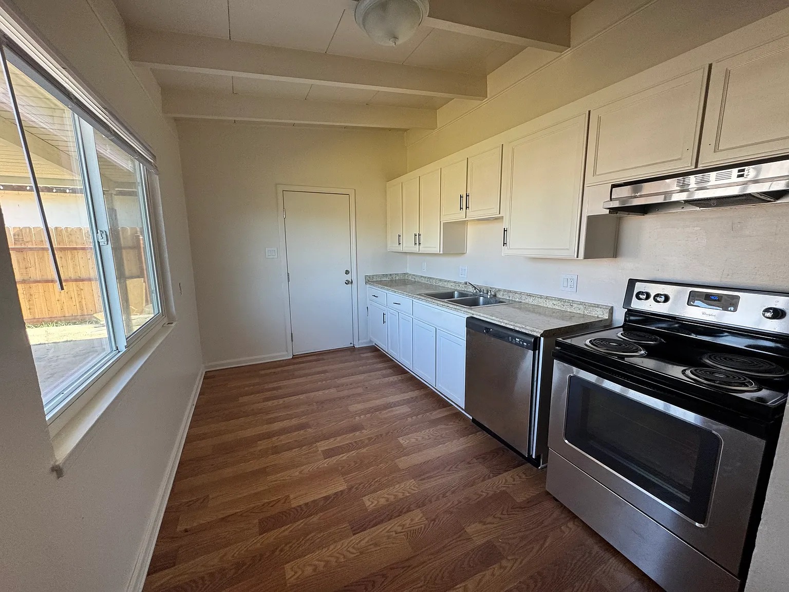 1425 S School St — Photo 4