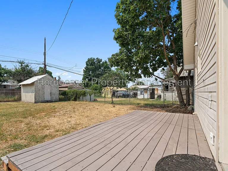 2410 E Everett Ave — Photo 24
