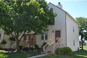 1st image of 1915 Laramie Dr