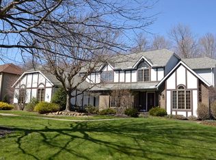 340 Countryside Dr, Broadview Heights, OH 44147