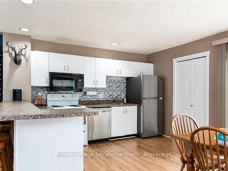 470 Oxbow Cres #10 — Photo 12