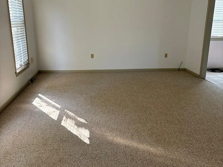23 Sherrard Dr — Photo 6