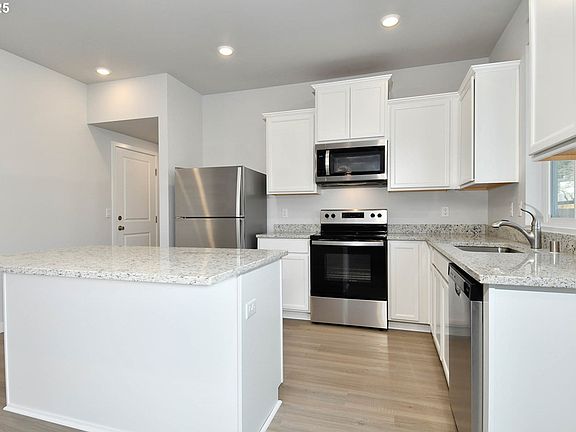 2nd image of 5318 NE 68th St