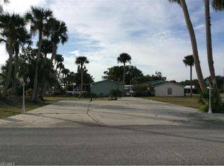 810 Yacht Club Way, Moore Haven, FL 33471