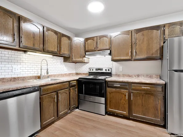 Apple Ridge Townhomes - 8832, 8832-8854 W Potomac Ave #8832, Milwaukee, WI 53225