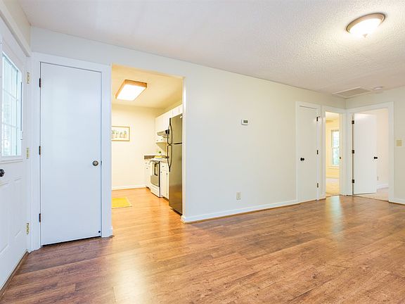 3rd image of 115 Carmichael Ct #20B