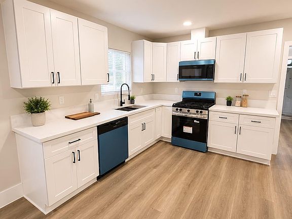 3rd image of 605 G St