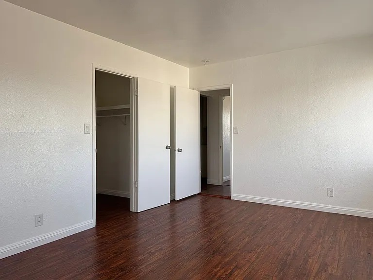 10705 S Figueroa St #10 — Photo 14