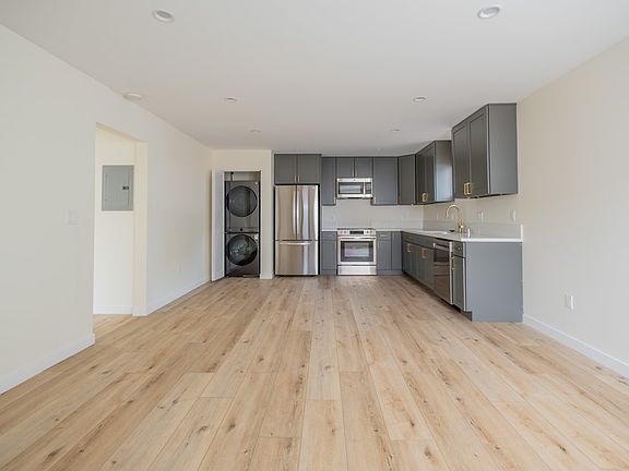 3rd image of 8602 Saloma Ave