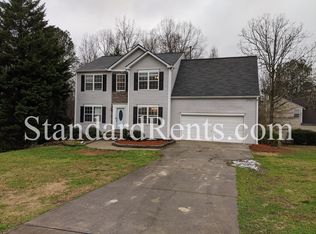910 Crestworth Xing, Powder Springs, GA 30127