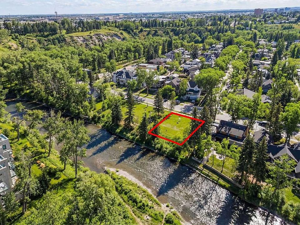 2nd image of 122 Roxboro Rd SW