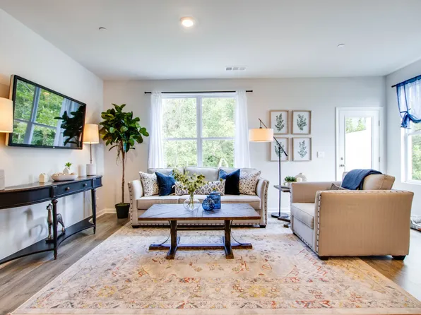 221 Hazel Ln, Lebanon, TN 37087