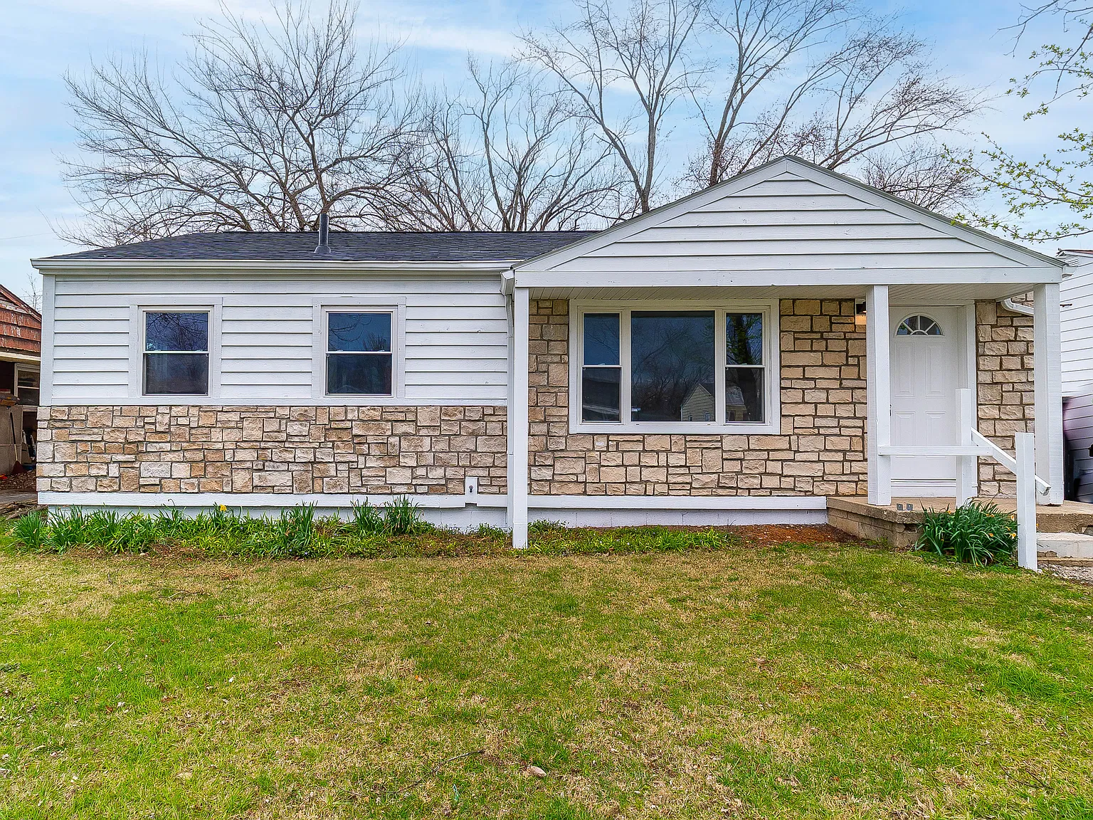 3 bed, 450 sqft, $1,895 — Photo 1