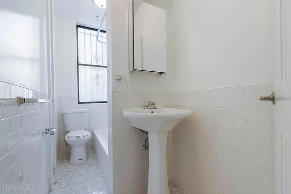 Rented by Hillel Realty Group | media 10