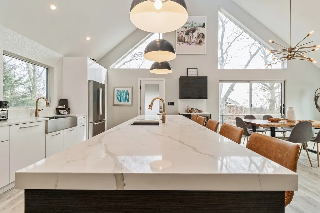 Stunning and Super Fresh Beach House — Photo 1