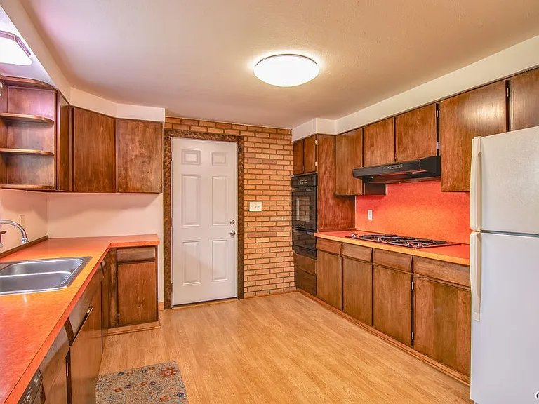 311 Swansea Ave — Photo 16