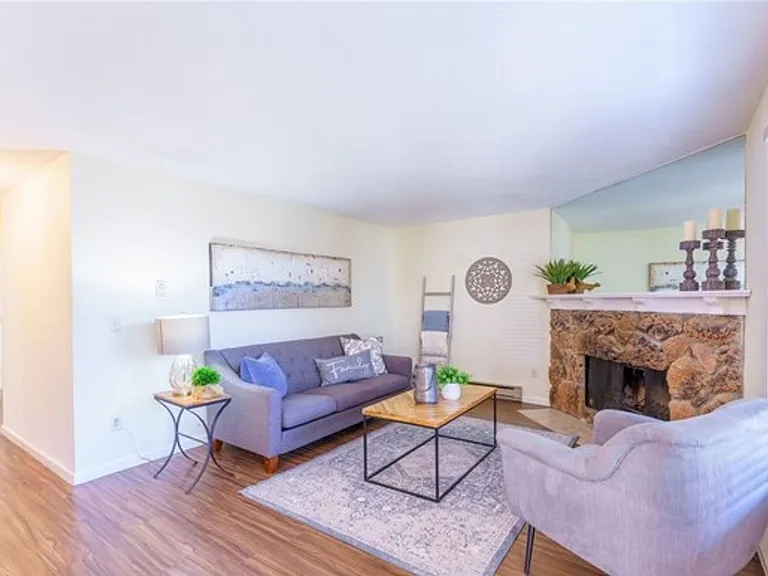 12505 NE 117th Pl #J1 — Photo 1