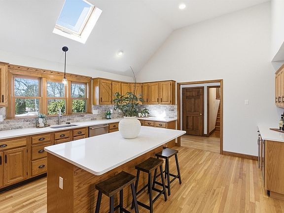 3rd image of 58 Kelleher St