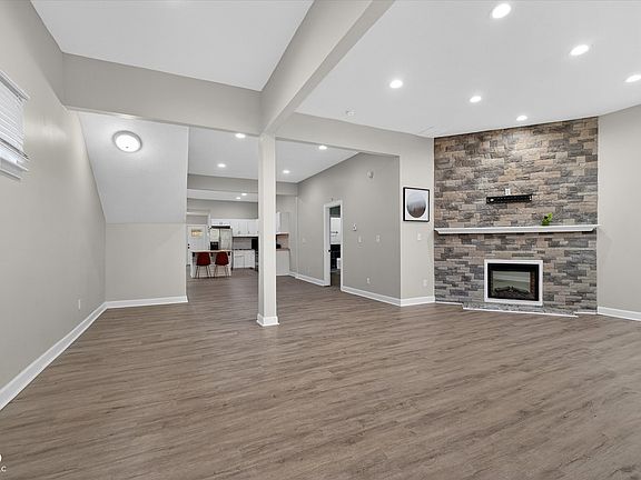 2nd image of 444 N Keystone Ave