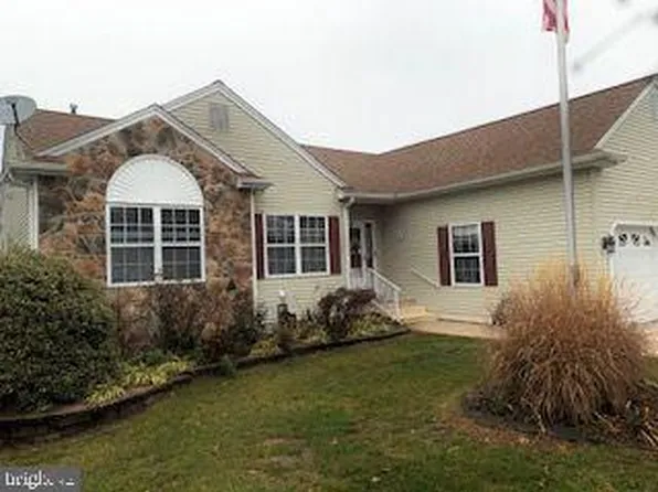 46 Ashley Dr, Delran, NJ 08075