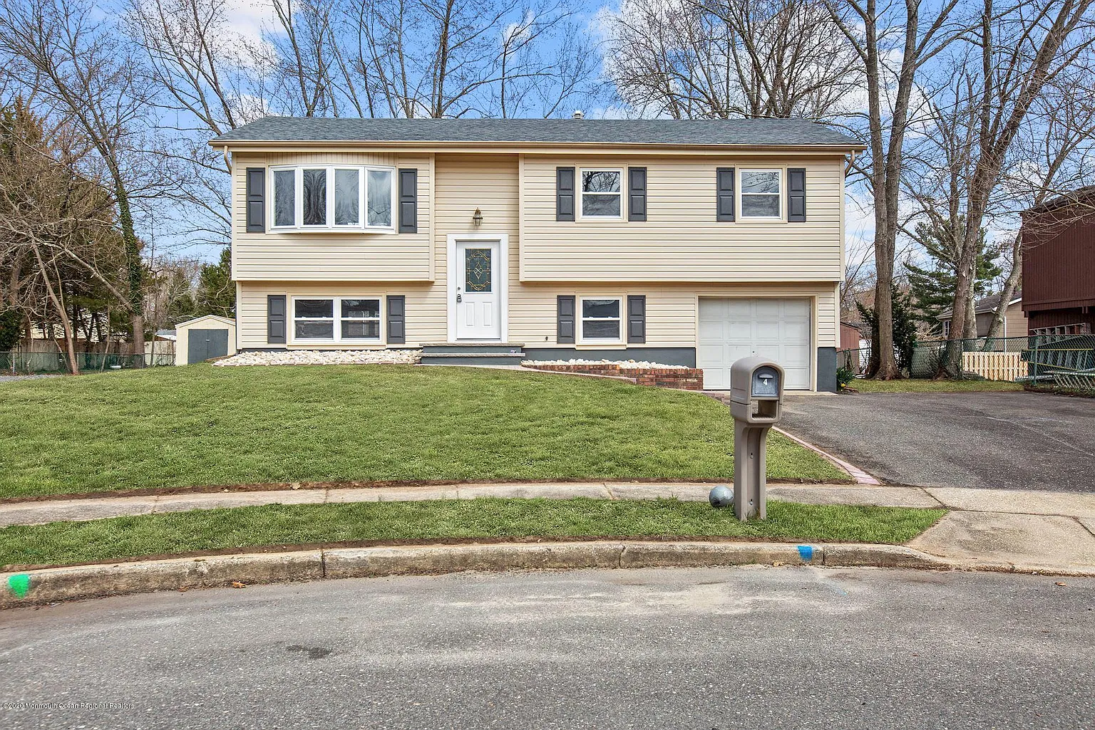 4 Fir Ct photo 1