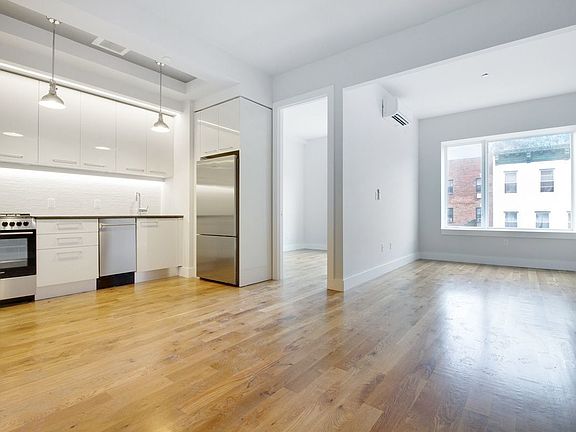 4th image of 418 Lexington Ave #I1