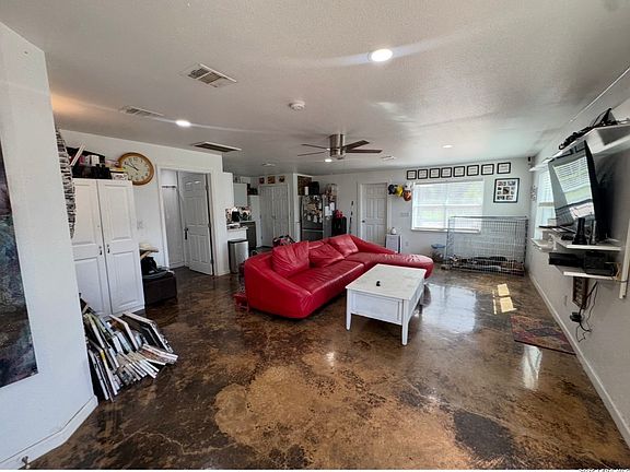 4th image of 854 N LIVE OAK AVE