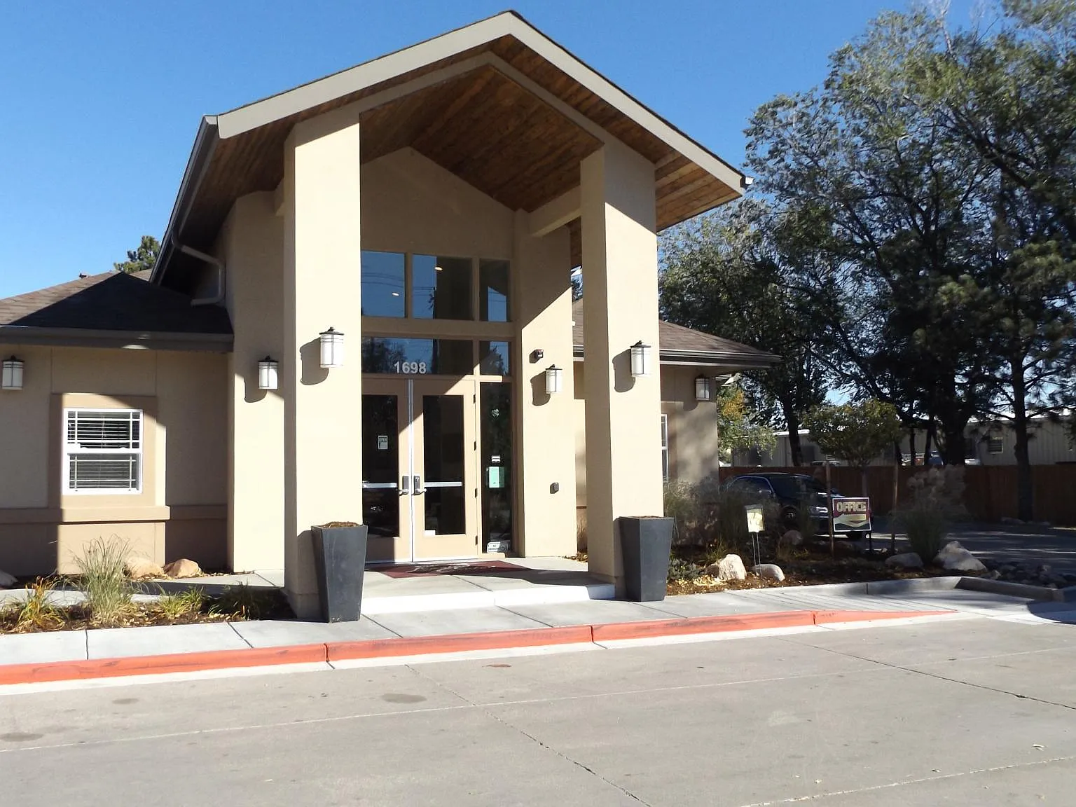 Sienna Place — Photo 4