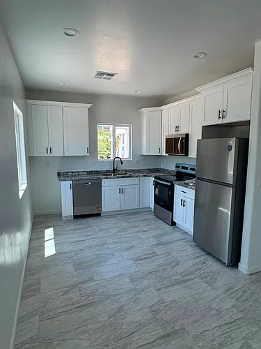 4205 N 16th Pl Photo 1