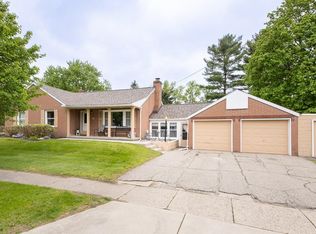 202 Park Ave, Holly, MI 48442