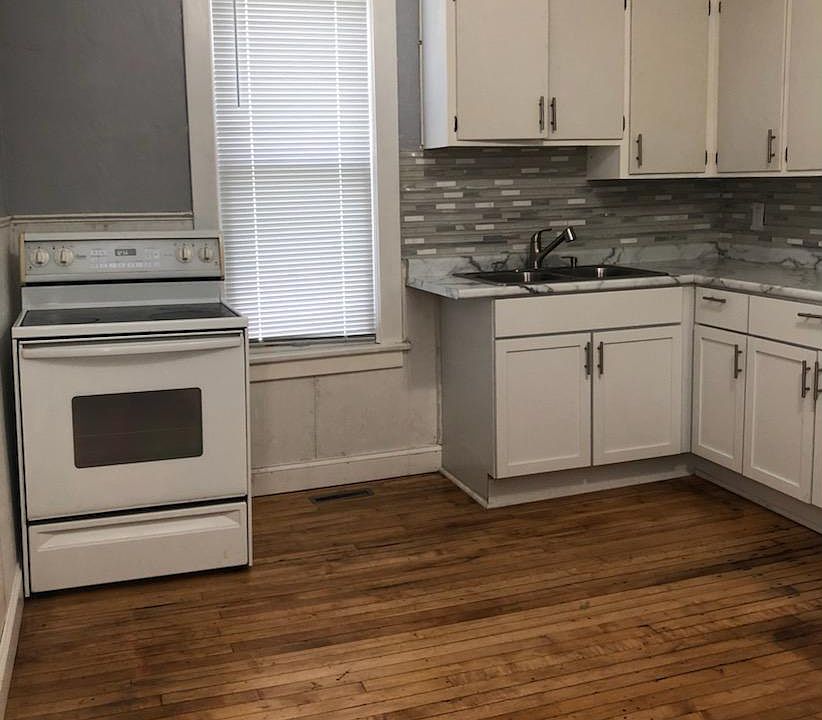 1st image of 658 Minnehaha Ave W #1