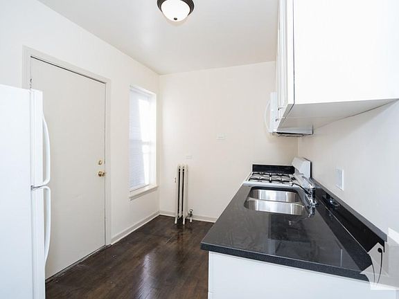 3rd image of 5730 N Winthrop Ave #36-013