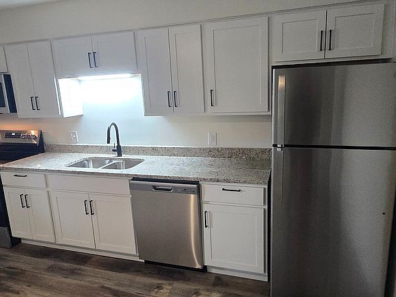 3rd image of 22 S Saint John St Floor 2