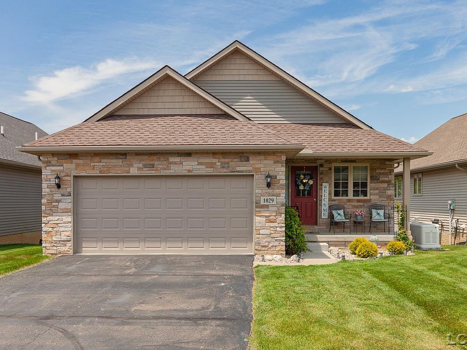 1st image of 1029 Ridgeview Dr