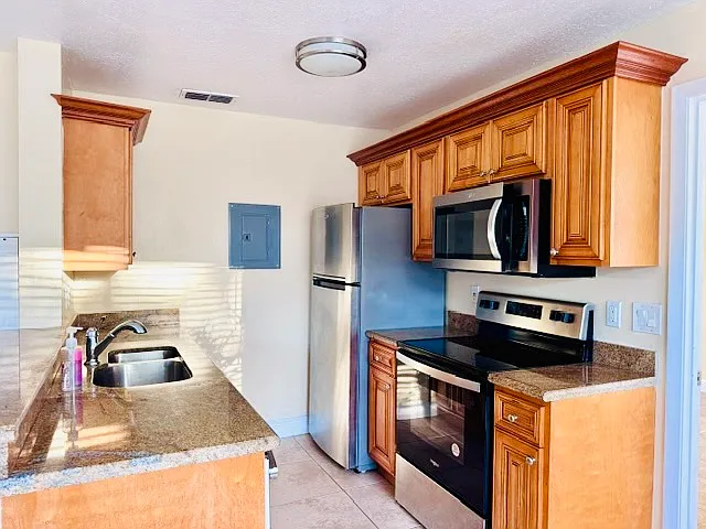 2 bed, 912 sqft, $1,695 — Photo 4