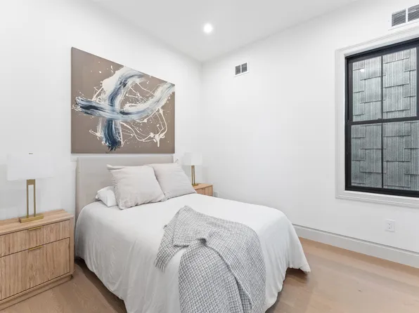 83 Liberty Place image 42 of 45