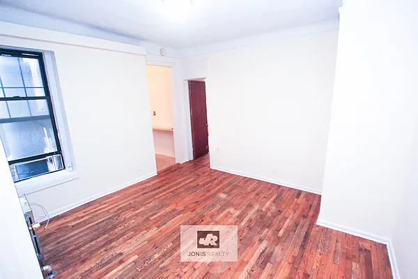 Rented by Jonis Realty | media 6