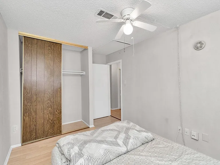 5837 Sunforest Dr — Photo 27
