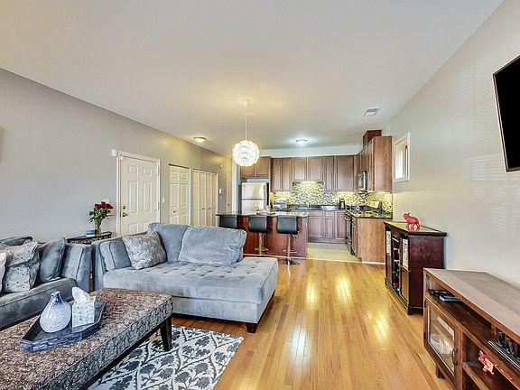 5th image of 4644 S Woodlawn Ave #1N
