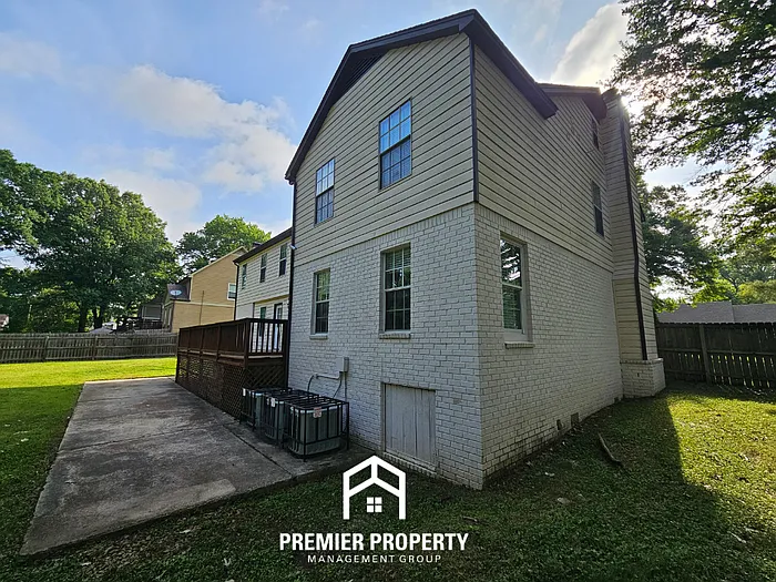 2933 Billy Cross Dr — Photo 32