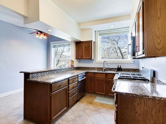 4th image of 2041 W Farwell Ave APT 2E