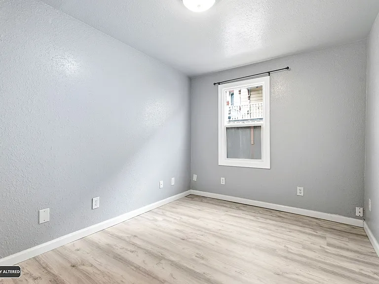 1238 Haskell St #B — Photo 10