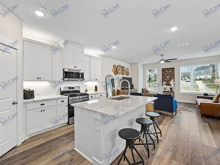 7741 Reis Ln — Photo 3