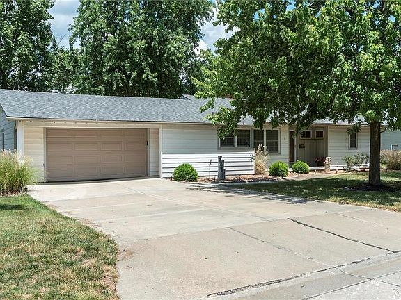 2nd image of 6 Crestview Dr