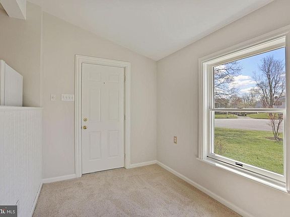 4th image of 304 W Vernon Ct #2