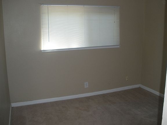 3rd image of 3908 Mahogany St
