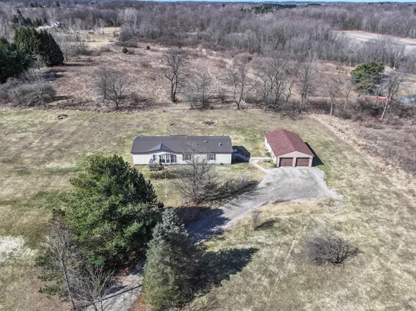 779 N Youngs Rd, Attica, MI 48412