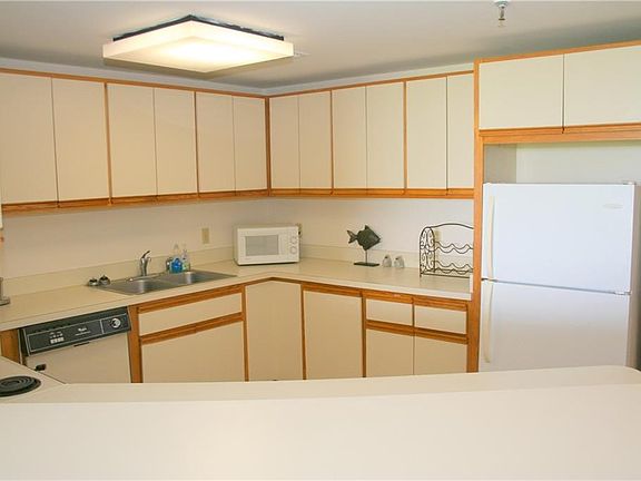 2nd image of 1 Marina Dr APT 310B