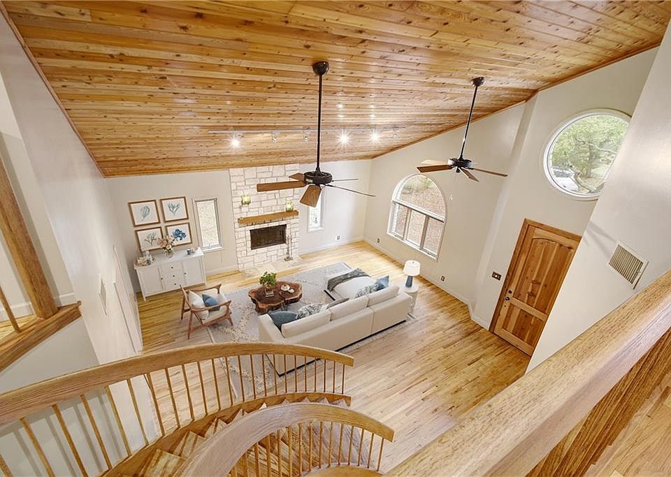 1st image of 760 Enchanted Oak Dr