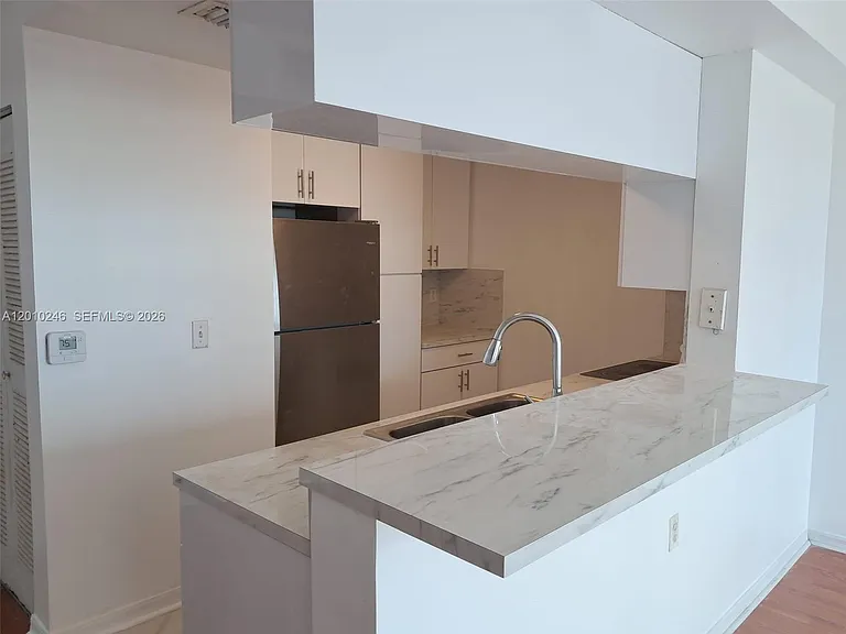275 NE 18th St #1704 — Photo 14